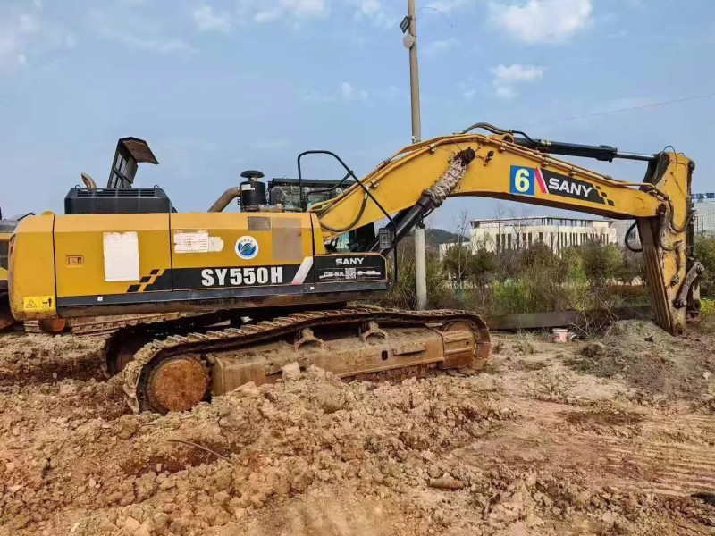 [Machine à marteau de qualité requise] Fin 2020, grande excavatrice Sany550H avec marteau de concassage Eddie200, table réelle 8200 heures de concassage de terrassement, une machine à double usage
